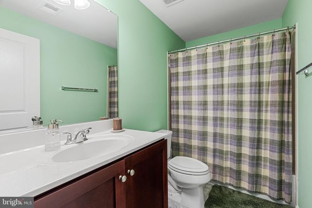 8432 CLIFFVIEW LN, Frederick, MD 21704