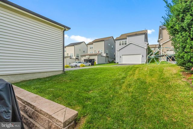 8432 CLIFFVIEW LN, Frederick, MD 21704