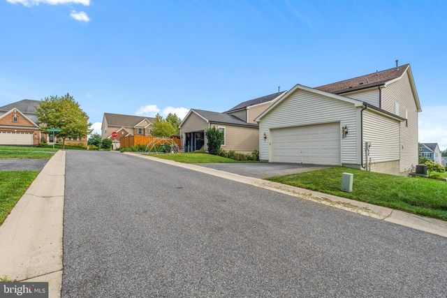 8432 CLIFFVIEW LN, Frederick, MD 21704