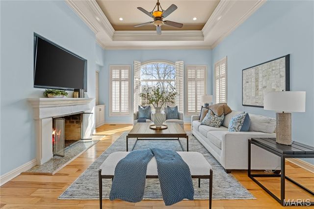 12932 Sunset Bluff Court, St Louis, MO 63127