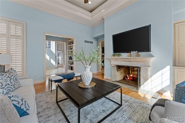 12932 Sunset Bluff Court, St Louis, MO 63127