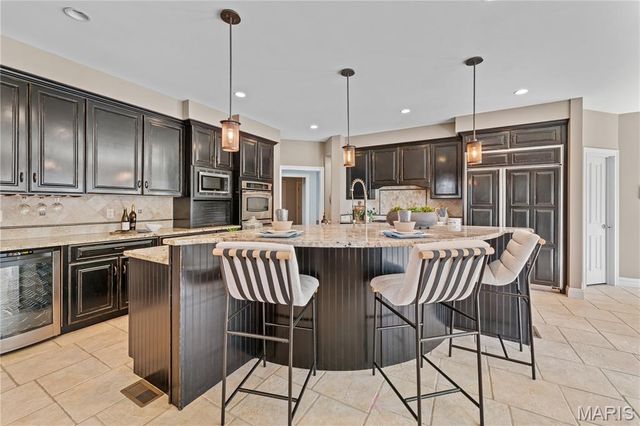 12932 Sunset Bluff Court, St Louis, MO 63127