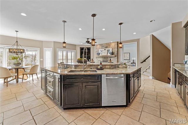 12932 Sunset Bluff Court, St Louis, MO 63127