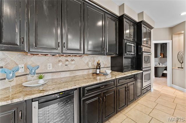 12932 Sunset Bluff Court, St Louis, MO 63127