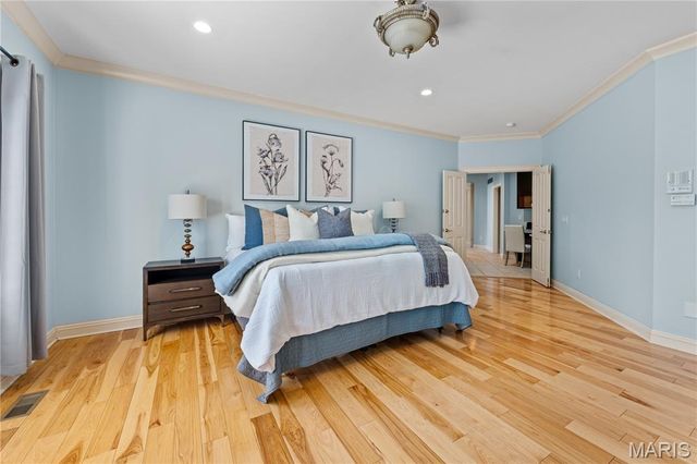 12932 Sunset Bluff Court, St Louis, MO 63127