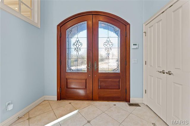 12932 Sunset Bluff Court, St Louis, MO 63127