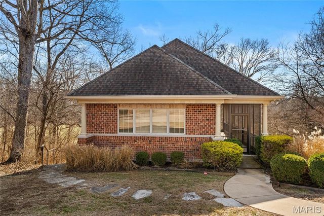 12932 Sunset Bluff Court, St Louis, MO 63127