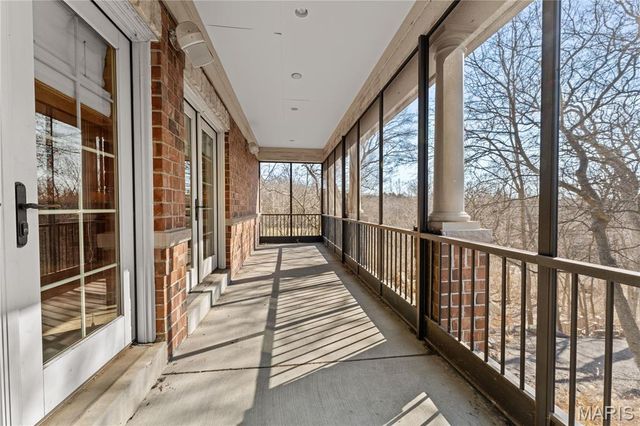 12932 Sunset Bluff Court, St Louis, MO 63127