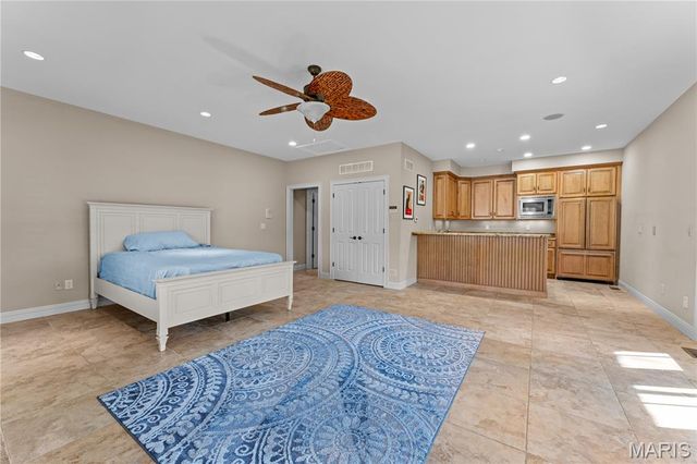 12932 Sunset Bluff Court, St Louis, MO 63127