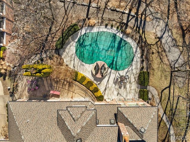 12932 Sunset Bluff Court, St Louis, MO 63127