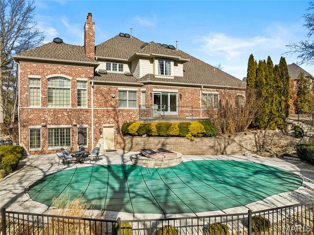 12932 Sunset Bluff Court, St Louis, MO 63127