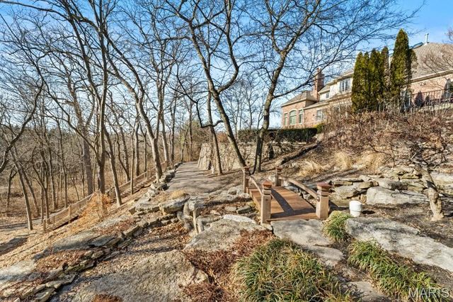 12932 Sunset Bluff Court, St Louis, MO 63127