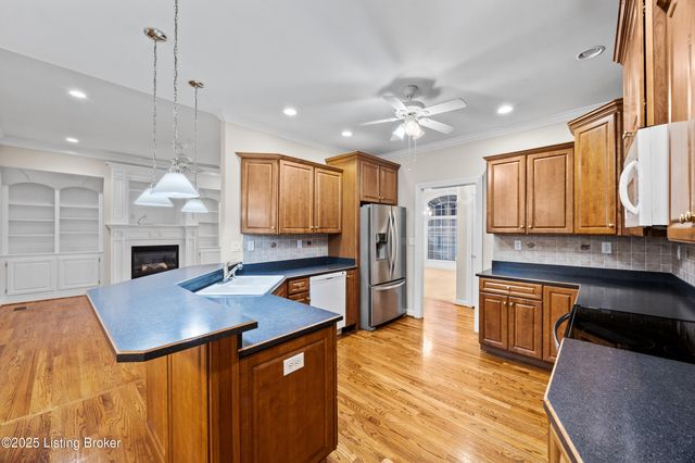 11115 Perwinkle Ln, Louisville, KY 40291