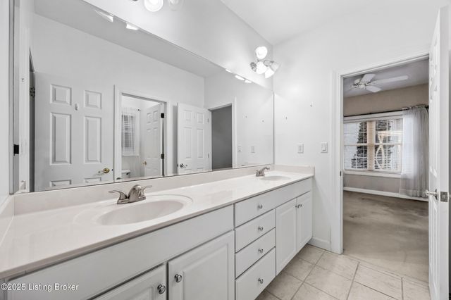 11115 Perwinkle Ln, Louisville, KY 40291