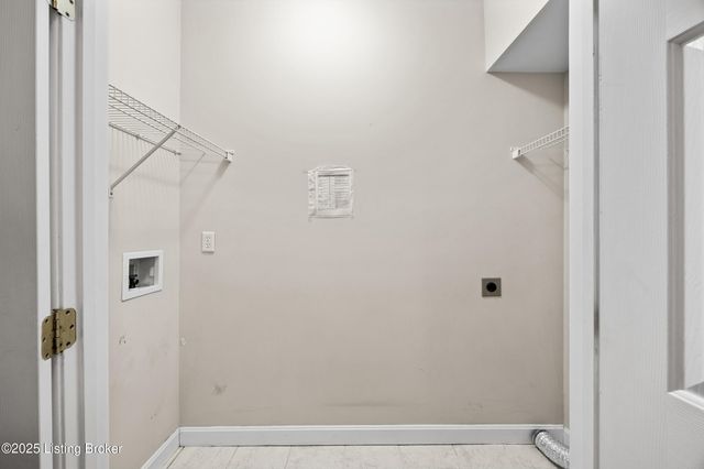 11115 Perwinkle Ln, Louisville, KY 40291