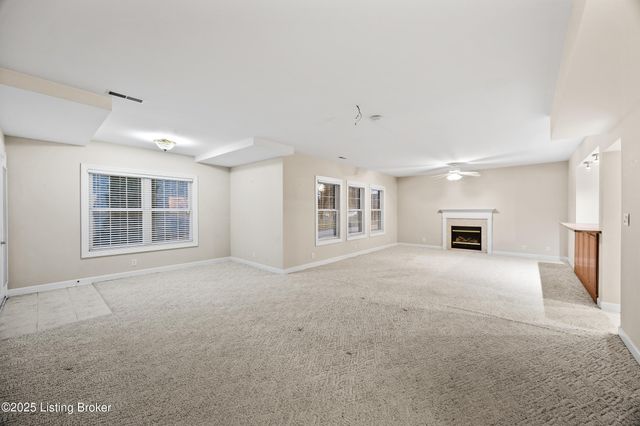 11115 Perwinkle Ln, Louisville, KY 40291