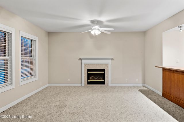 11115 Perwinkle Ln, Louisville, KY 40291