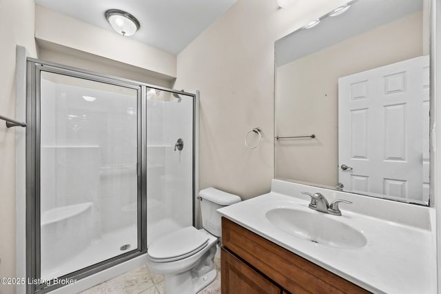 11115 Perwinkle Ln, Louisville, KY 40291