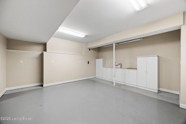 11115 Perwinkle Ln, Louisville, KY 40291