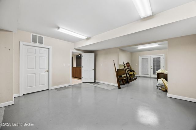 11115 Perwinkle Ln, Louisville, KY 40291