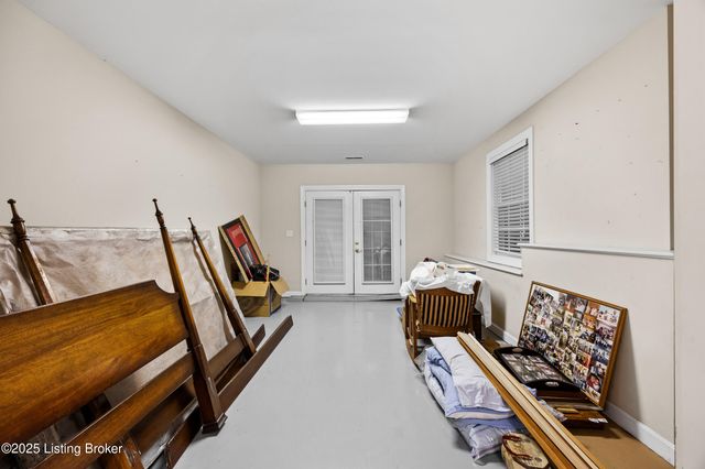 11115 Perwinkle Ln, Louisville, KY 40291