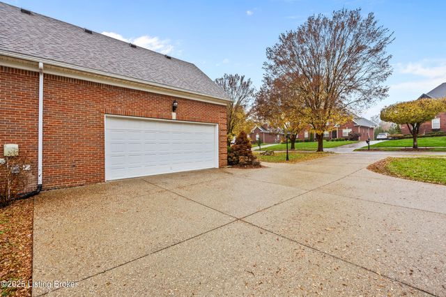 11115 Perwinkle Ln, Louisville, KY 40291