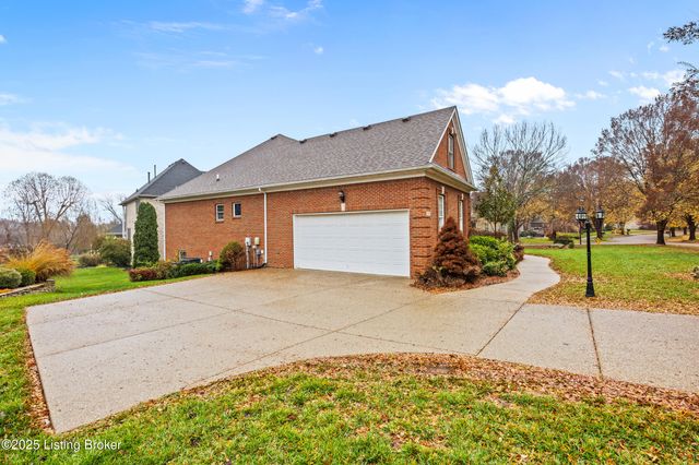 11115 Perwinkle Ln, Louisville, KY 40291