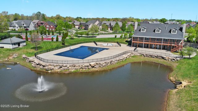 11115 Perwinkle Ln, Louisville, KY 40291