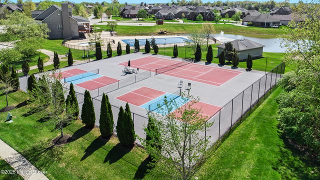 11115 Perwinkle Ln, Louisville, KY 40291