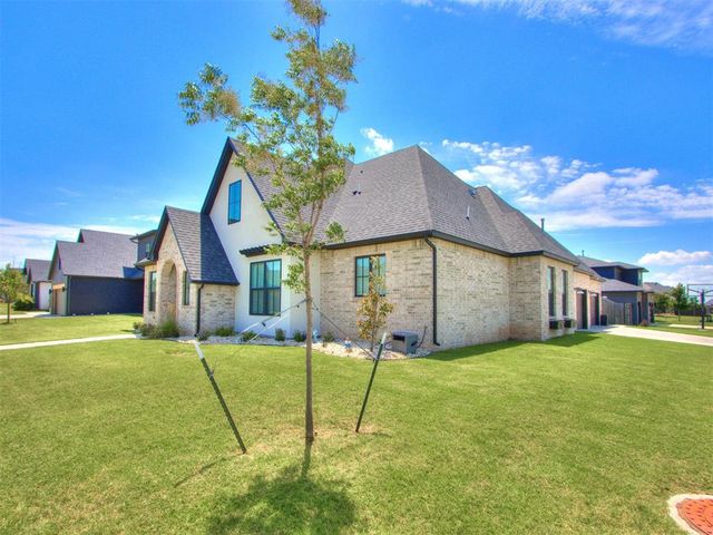 9308 NW 84th Terrace, Yukon, OK 73099