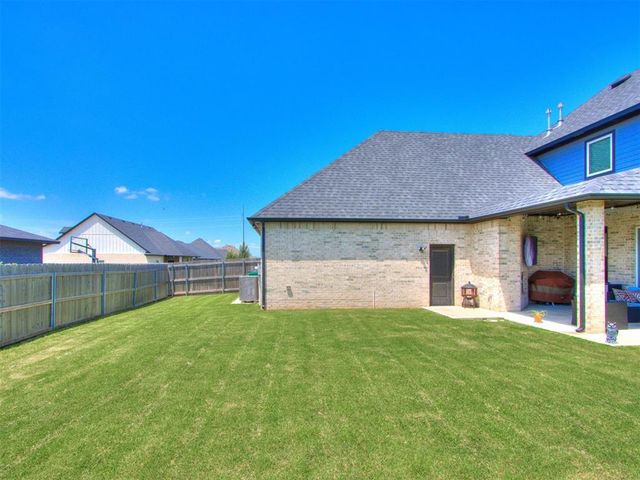 9308 NW 84th Terrace, Yukon, OK 73099
