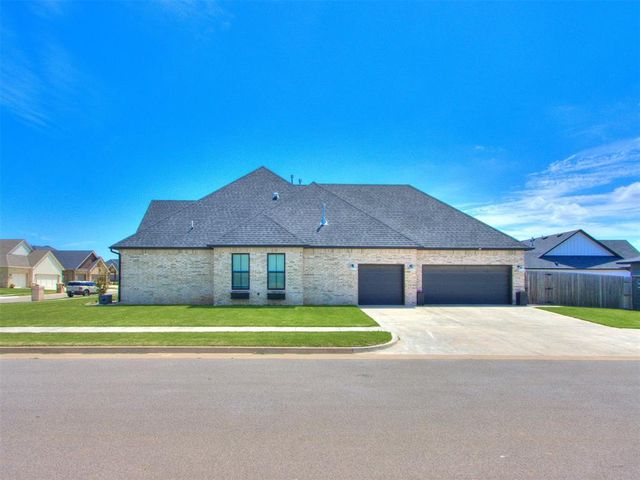 9308 NW 84th Terrace, Yukon, OK 73099