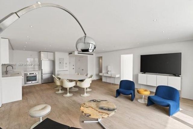 1800 Collins Ave 5E, Miami Beach, FL 33139