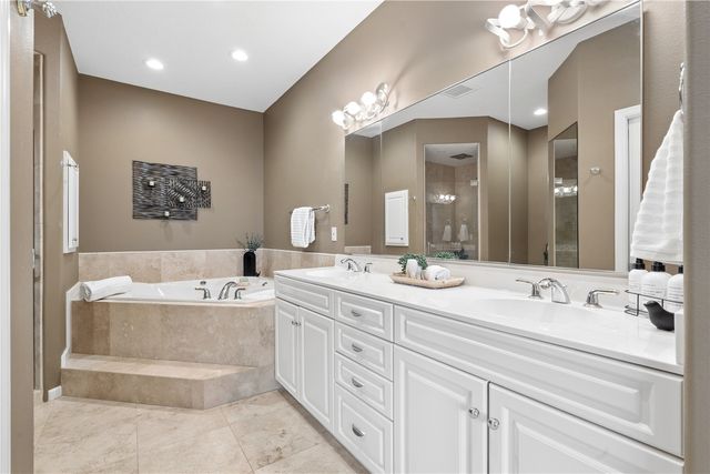 3269 Stone Ct, Marion, IA 52302