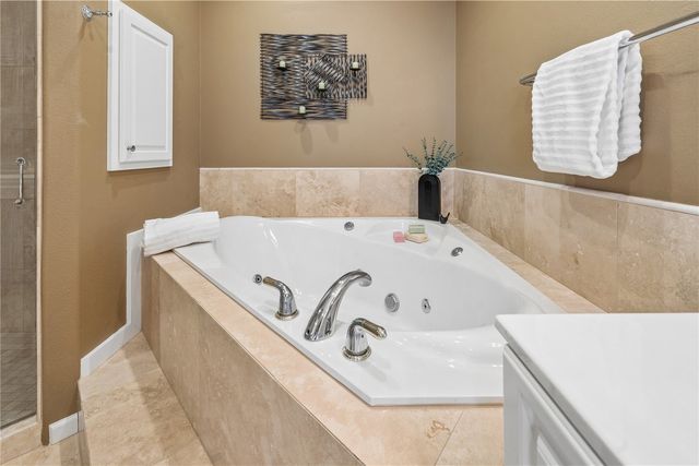3269 Stone Ct, Marion, IA 52302