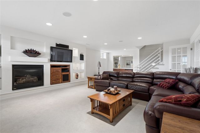 3269 Stone Ct, Marion, IA 52302