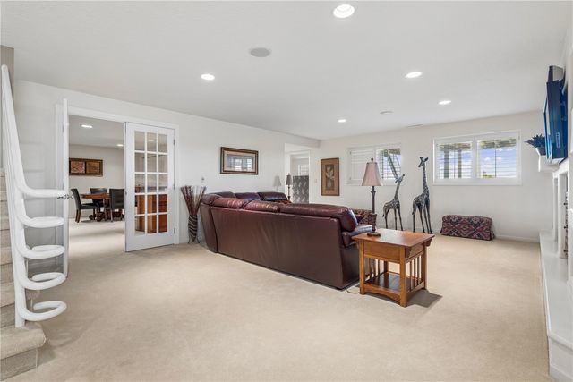 3269 Stone Ct, Marion, IA 52302