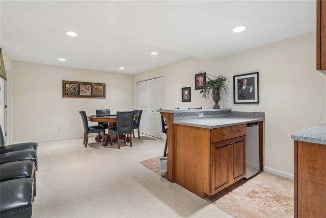 3269 Stone Ct, Marion, IA 52302