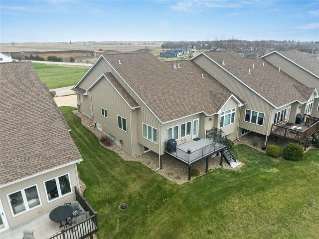 3269 Stone Ct, Marion, IA 52302