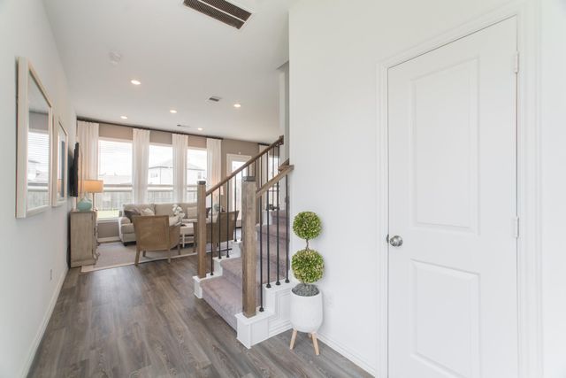 442 Lake Day Drive, Conroe, TX 77304