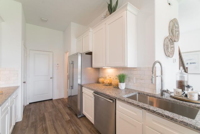 442 Lake Day Drive, Conroe, TX 77304