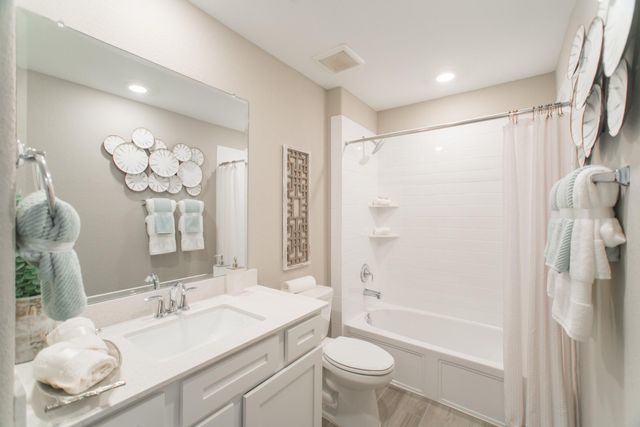 442 Lake Day Drive, Conroe, TX 77304