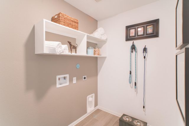 442 Lake Day Drive, Conroe, TX 77304