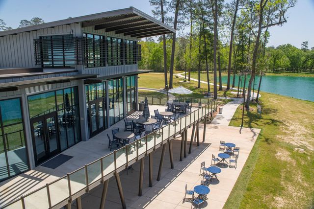 442 Lake Day Drive, Conroe, TX 77304