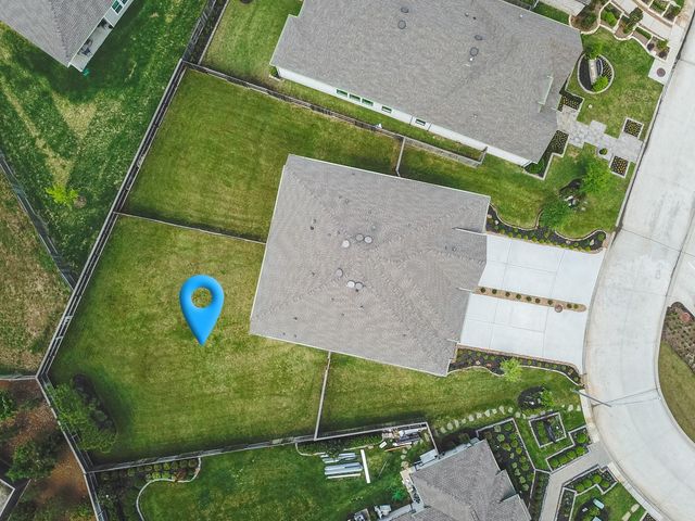 442 Lake Day Drive, Conroe, TX 77304