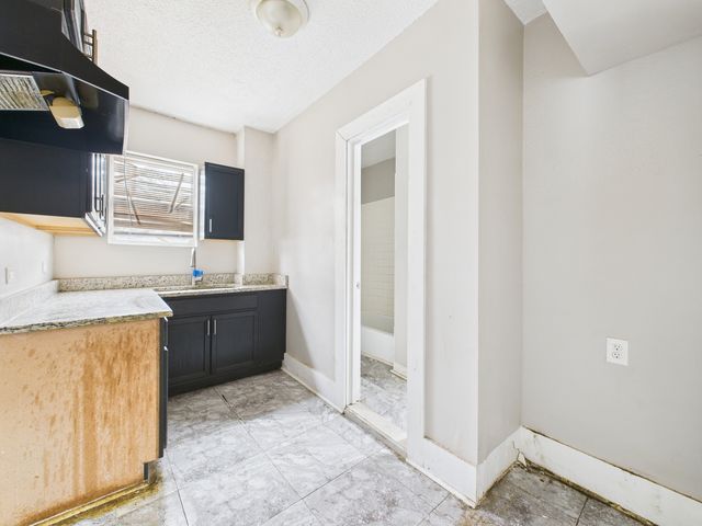 11540 S Yale Avenue, Chicago, IL 60628