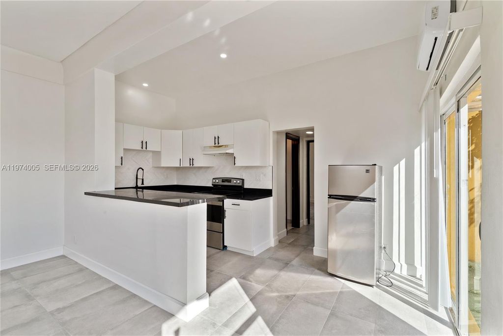 2204 Mckinley St 2, Hollywood, FL 33020