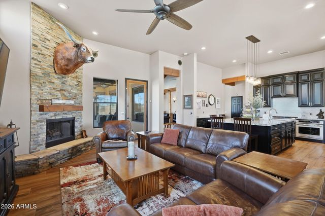 1114 E Carlise Road, Phoenix, AZ 85086