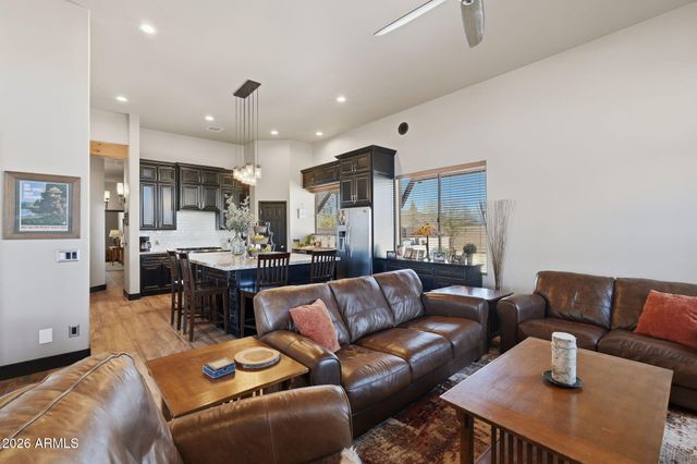 1114 E Carlise Road, Phoenix, AZ 85086