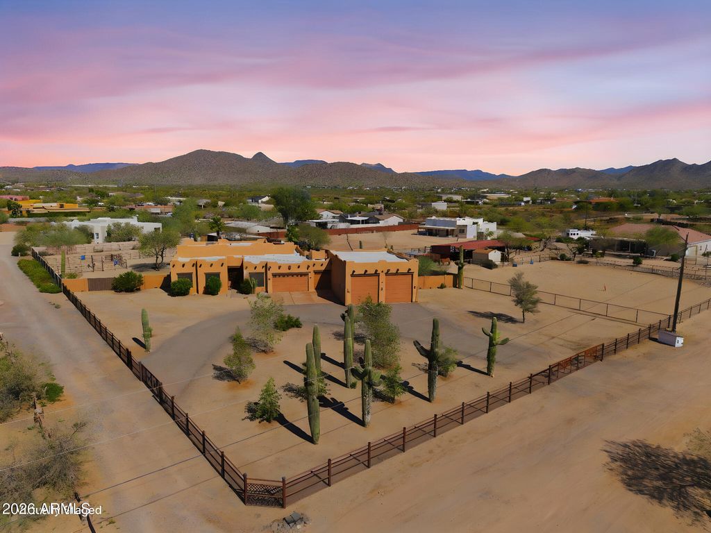 1114 E Carlise Road, Phoenix, AZ 85086